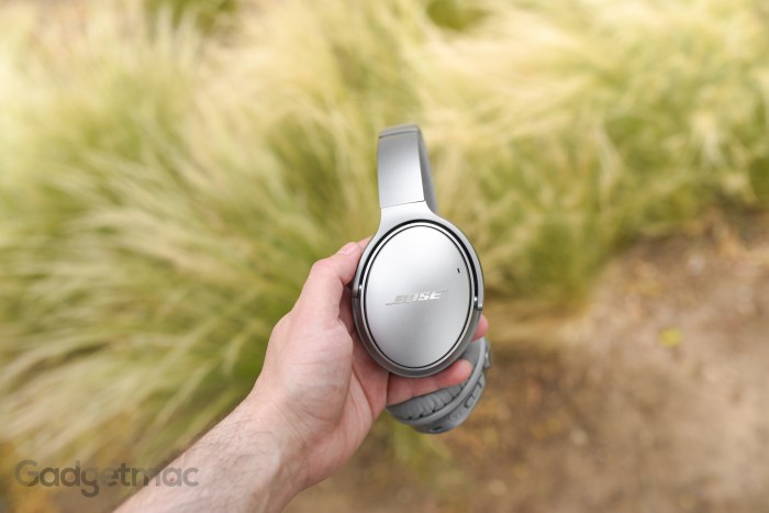 Are bose qc 35 headphones water or sweat resistant