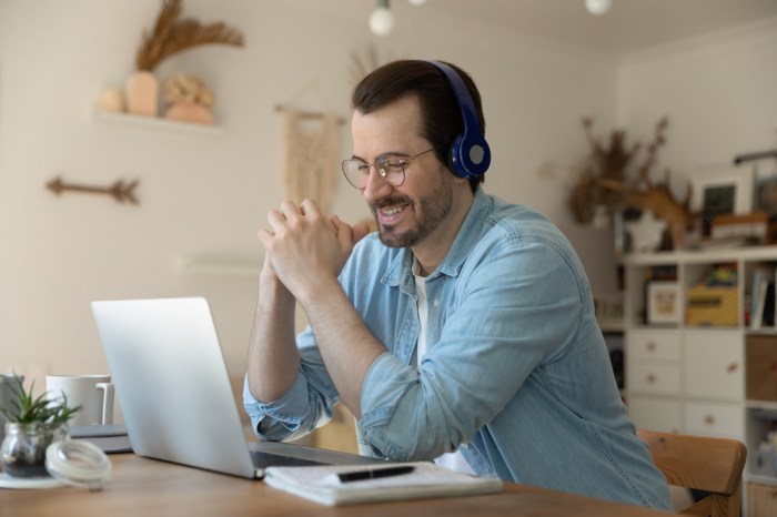 Linkedin launch audio events clubhouse twitter spaces