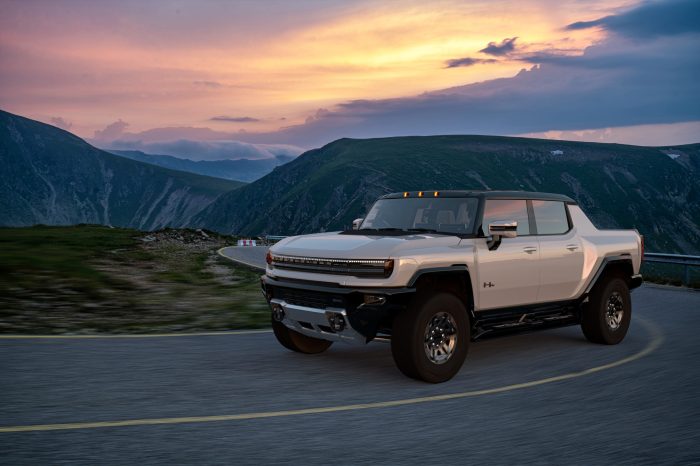 Gm lmr ev battery chemistry range miles