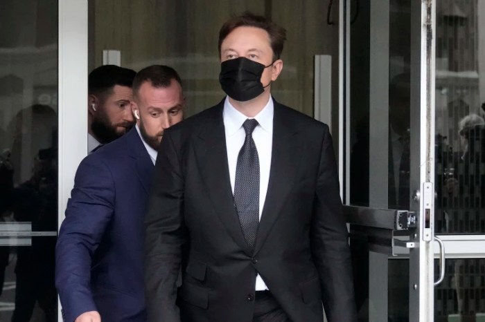 Musk elon tesla insults defamation cleared Elon musk vernon unsworth pedo guy tweets defamation lawsuit trial date set
