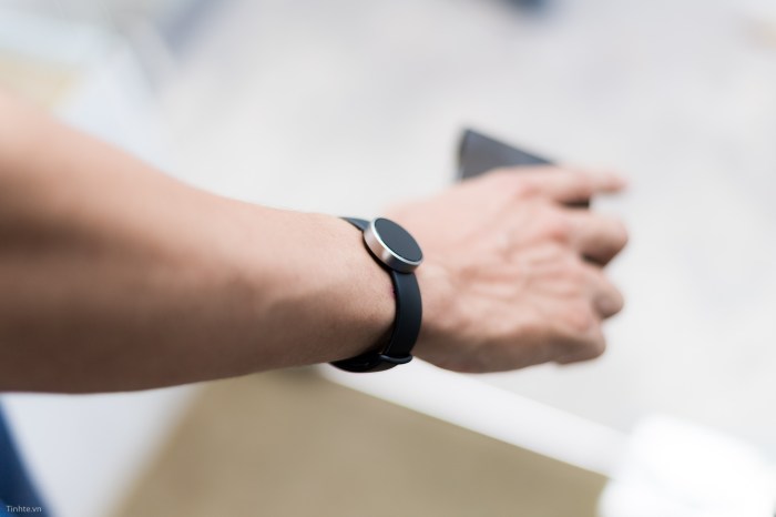 Misfit flare fitness tracker announced