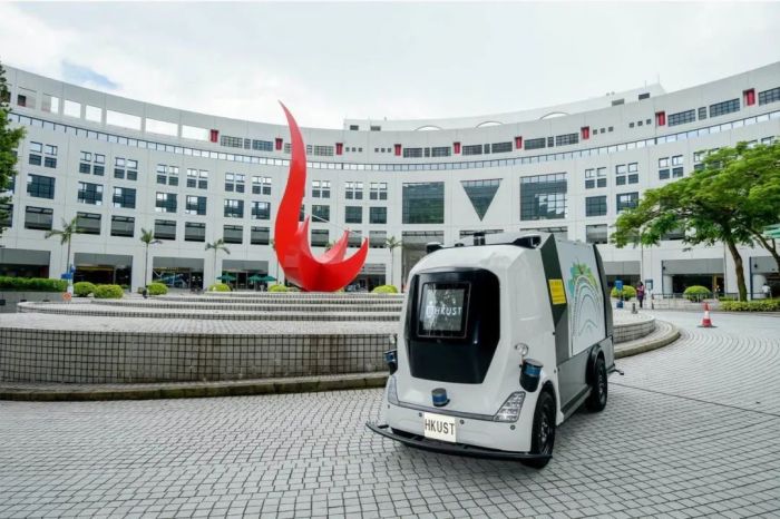 Driverless teslas are actually driverless now
