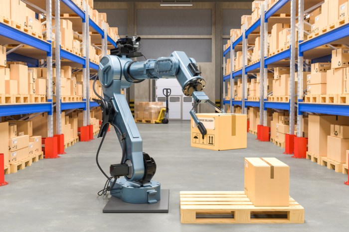 Amazon warehouses robots higher injury rates report reveal