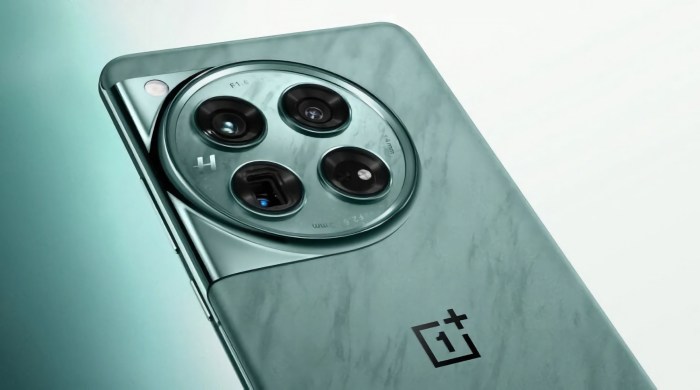 Oneplus 12 packs a snapdragon 8 gen 3 wireless charging hasselblad camera