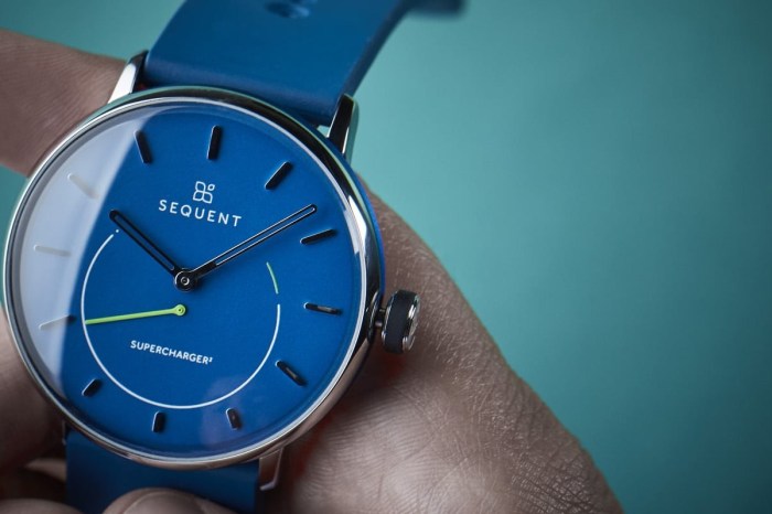 Smartwatch kinetic Sequent self charging smartwatch kinetic energy