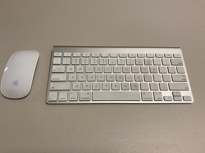 Ifixit 2005 imac pcb membrane disassembly Modder gives a 38 year old apple keyboard a wireless upgrade