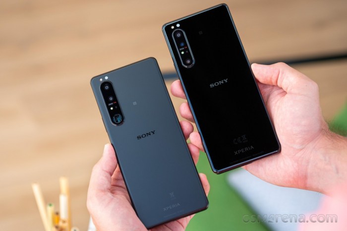 Sony xperia 1 iii gunning galaxy s21 these first images