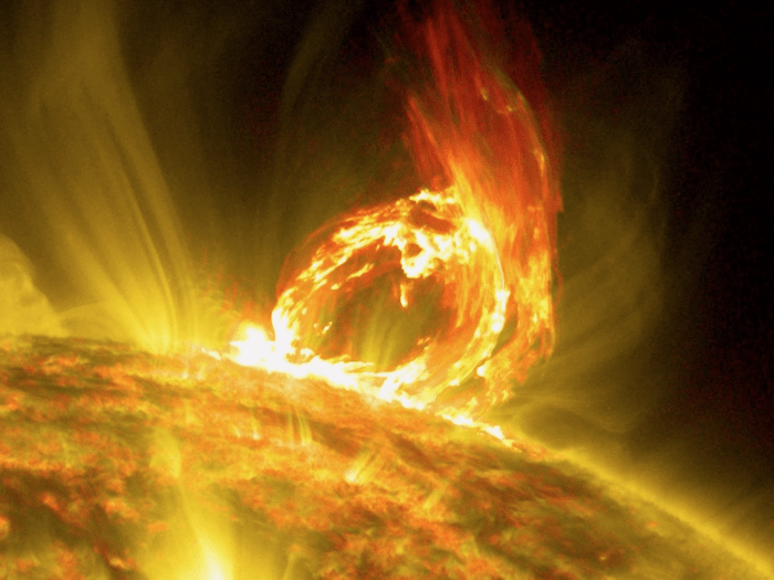 Watch the sun unleash intense but pretty eruption that should miss earth