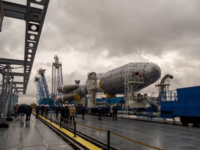 Roscosmos Soyuz-2.1b Ready for Upcoming Launch, to Deliver 36 OneWeb ... Russia roscosmos oneweb soyuz launch demands ukraine invasion