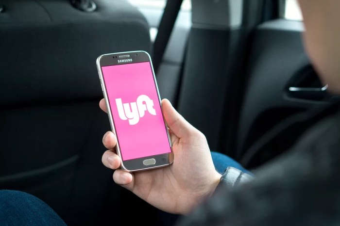 Lyft rewards program riders perks