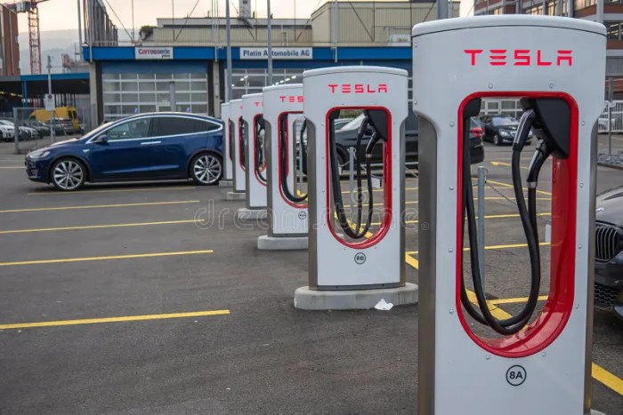 Chargepoint carplay app find stations start charging electric cars ev
