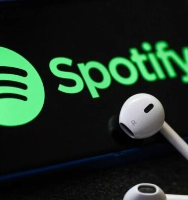 Spotify tests offline mix feature