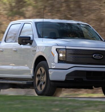 Ford f 150 lightning electric pickup truck first look photos