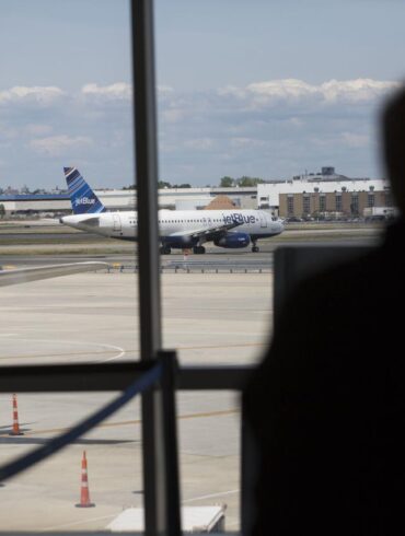 Jetblue gladly customer service overhaul text twitter