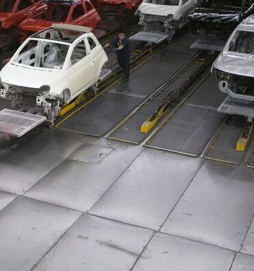Trump auto tariffs 25 percent