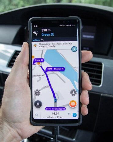 Waze google assistant iphone gemini