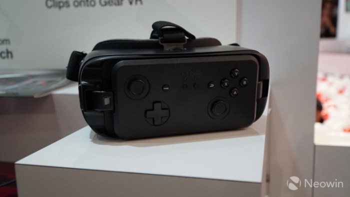 PlayPad VR is a Nyko controller that snaps into the front of the Gear ... Nyko playpad vr samsung gear controller bluetooth gamepad