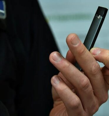 Fda announces new crackdown flavored vaping products juul trump cigarette