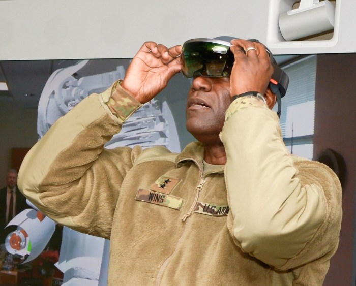 The us army is deploying microsoft hololens based headsets in a 21 88 billion deal