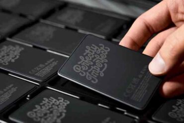 Chipolo is selling 10000 item trackers that have slight imperfections