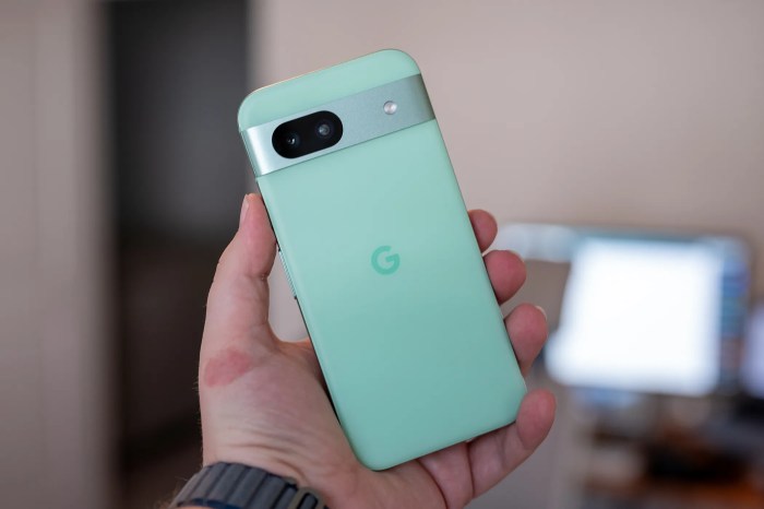 Alleged google pixel 8a cases hands on