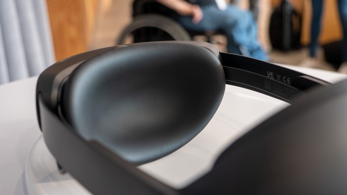 Meta quest pro 2 discontinued vr