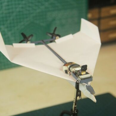 Paper airplane fpv control