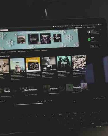 Spotify featured curators pilot