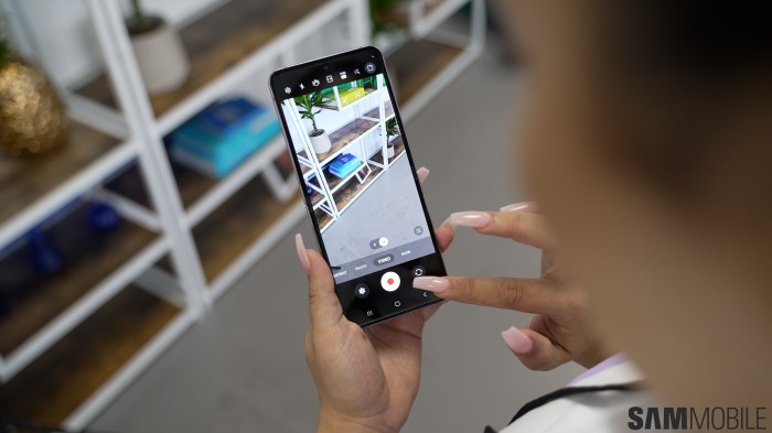 Samsung galaxy z flip 4 camera flex mode selfie quick shot