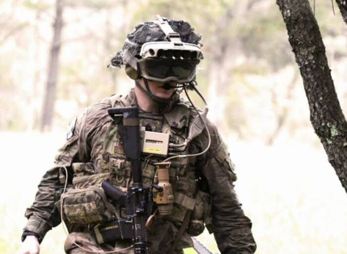 Hololens army microsoft us headset look first techeblog min april read