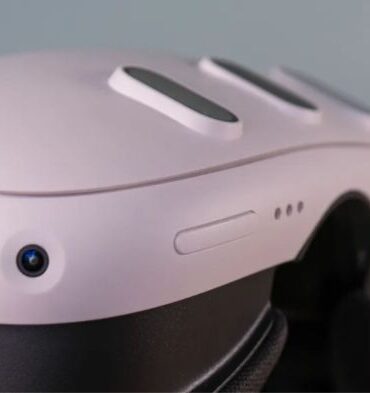 Command line here come the headset wars