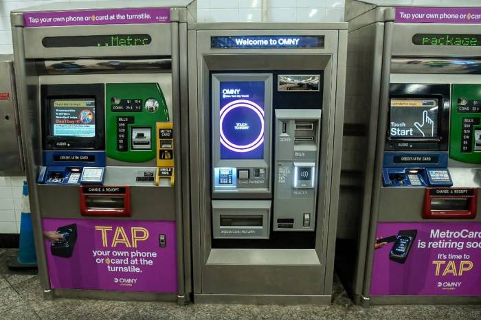 Transit express pay subway arrives riders turnstiles techcrunch fitbit swipe contactless samsung macitynet powerpage Transit express pay subway arrives riders turnstiles techcrunch fitbit swipe contactless samsung macitynet powerpage