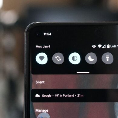 Android 12 could bring face based auto rotate feature googles pixel phones