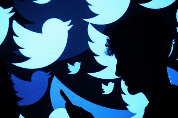 Twitter experimenting tweetstorm feature
