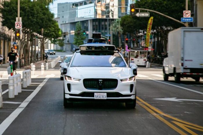 Taxi waymo self driving service first commercial launches driverless world project marks oogle announced car has us