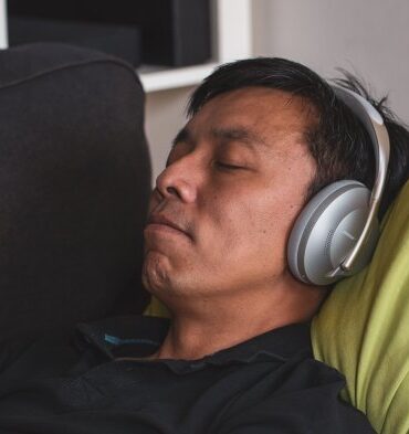 Are bose noise canceling headphones 700 earpads replaceable
