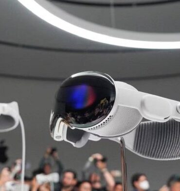 Apple vision pro guest mode update visionos 18 4 spatial gallery app