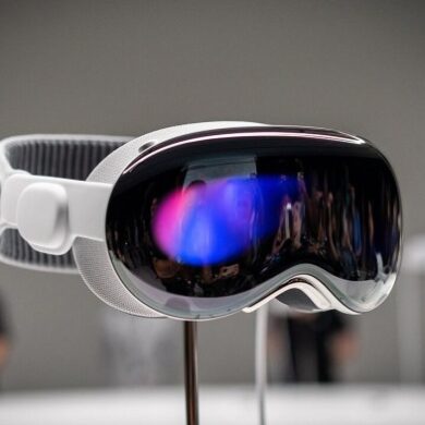 Netflix youtube and spotify snub apples vision of vr