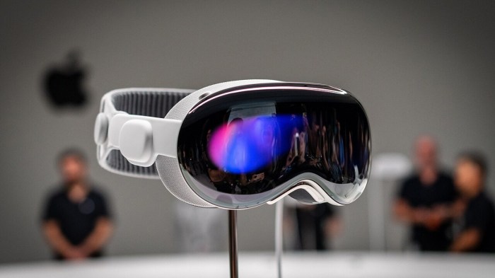 Netflix youtube and spotify snub apples vision of vr