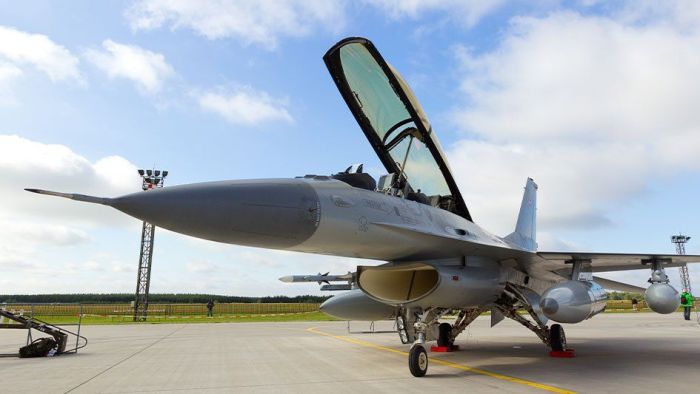 Ai pilot defeats human combat instructor in simulated air battles
