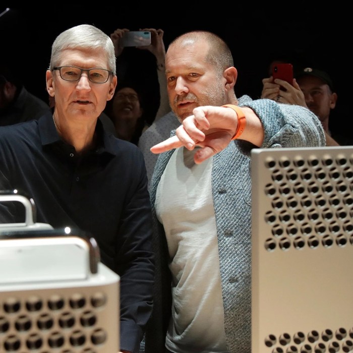Jony ive exit tim cook disinterest in product
