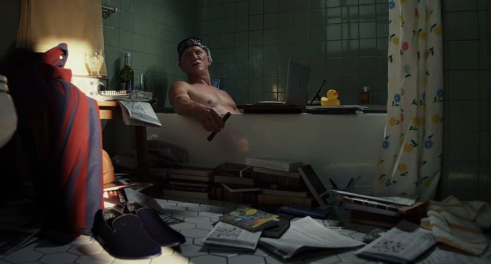 Glass onion temporarily in theaters what to know