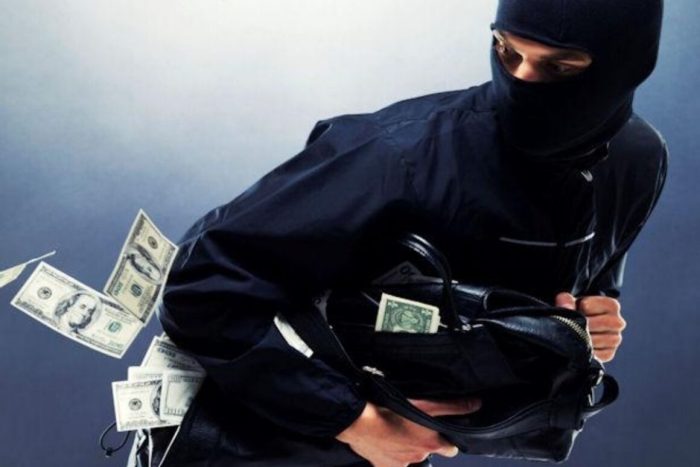 What to Do During an Armed Robbery - LifeHack Time for a heist