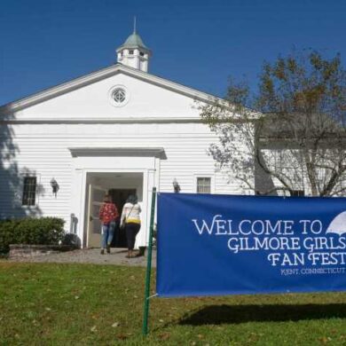 Gilmore girls fan festival netflix reboot washington depot connecticut