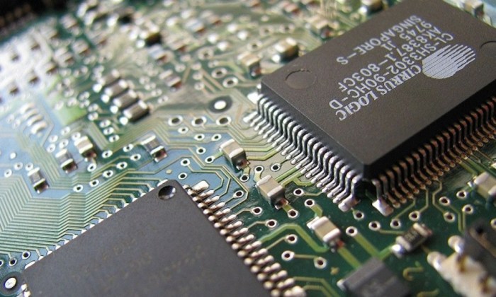 Chip rfid microchip market implant square company employees three implanted 32m hand be xnt hands microchips dezeen their implants used Three sqaure market implant office keycard biohacking wisconsin