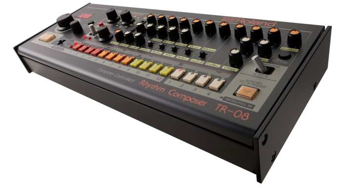 Roland revived tr 808 boutique line tr 08