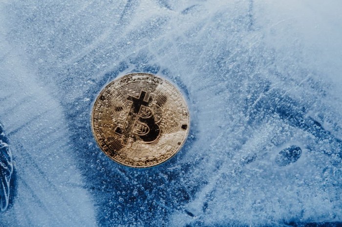 Coinbase layoffs crypto winter ceo bitcoin prices