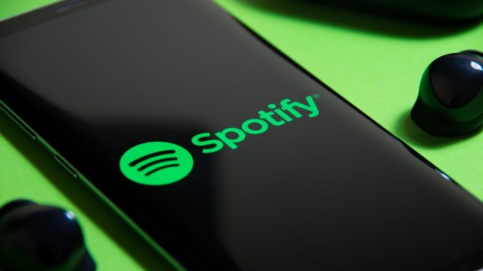 Spotify tests offline mix feature