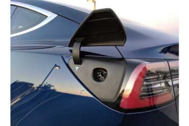Tesla panasonic gigafactory batteries model 3