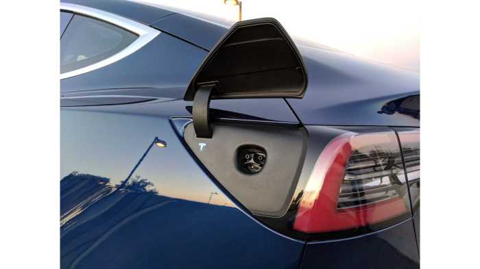 Tesla panasonic gigafactory batteries model 3